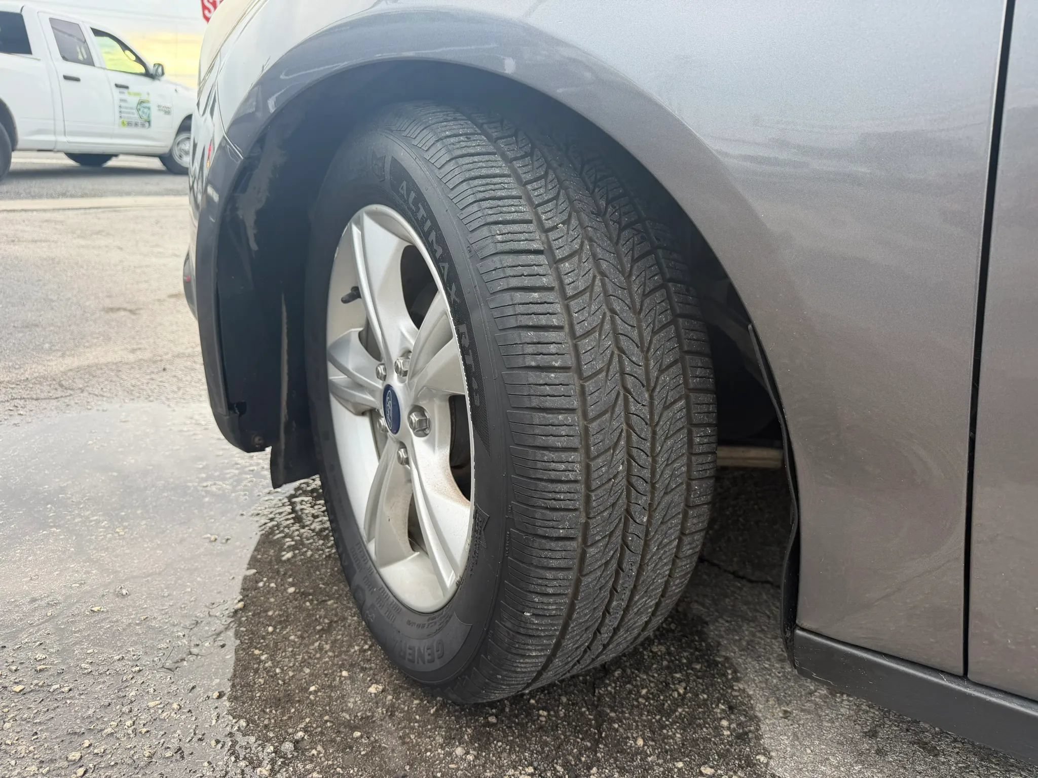 Used 2014 Ford Focus SE w/ SE Winter Package FWD image 15