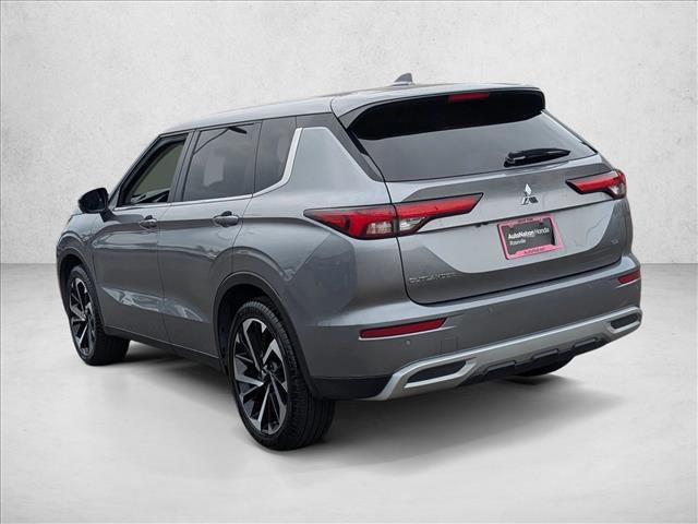 Used 2024 Mitsubishi Outlander SE image 8