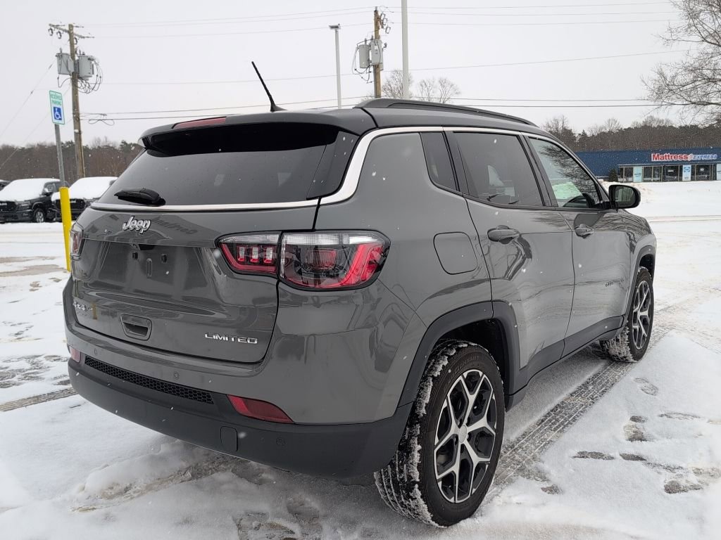Used 2024 Jeep Compass Limited image 8