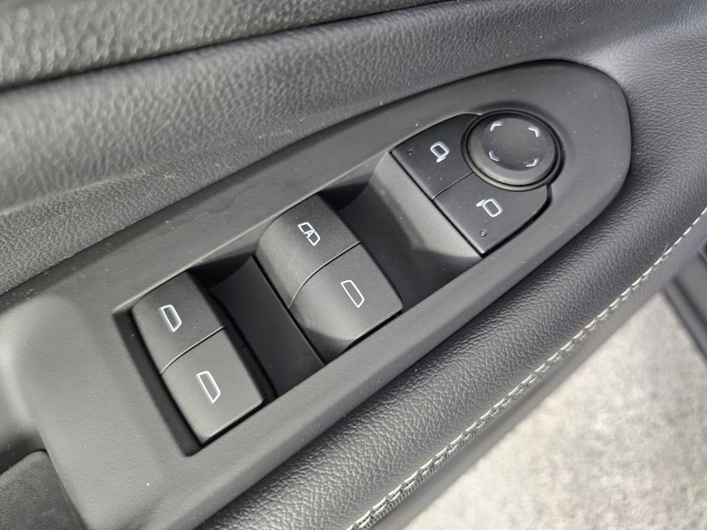 New 2025 Chevrolet Blazer EV LT w/ Midnight/Sport Edition image 25