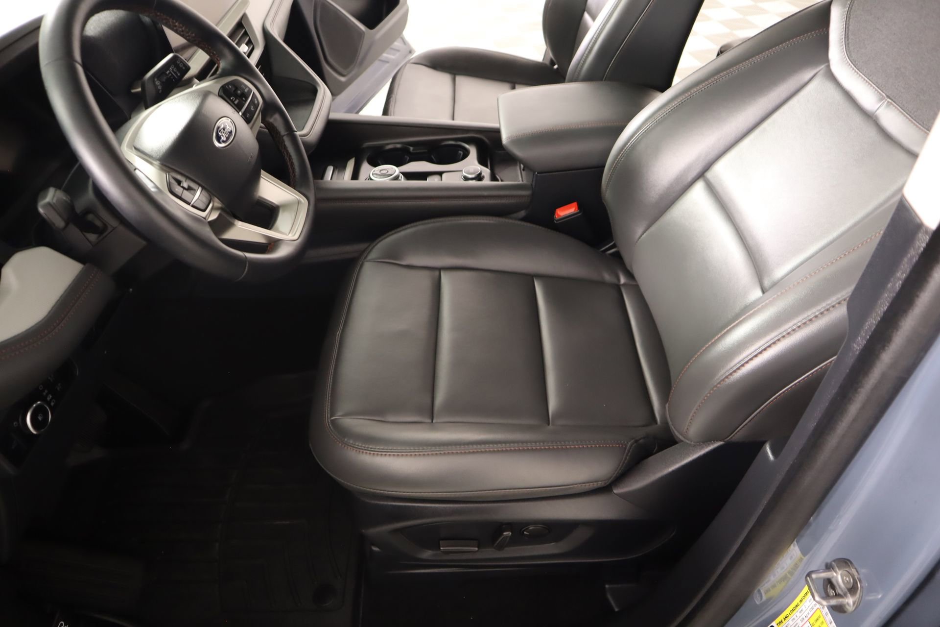 Used 2025 Ford Explorer Active w/ Active Comfort Package RWD image 12
