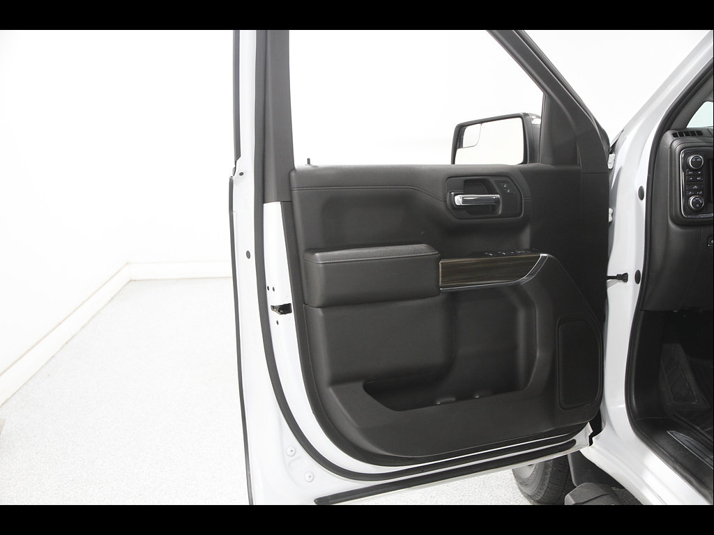 Used 2022 Chevrolet Silverado 1500 LT AWD/4WD image 4