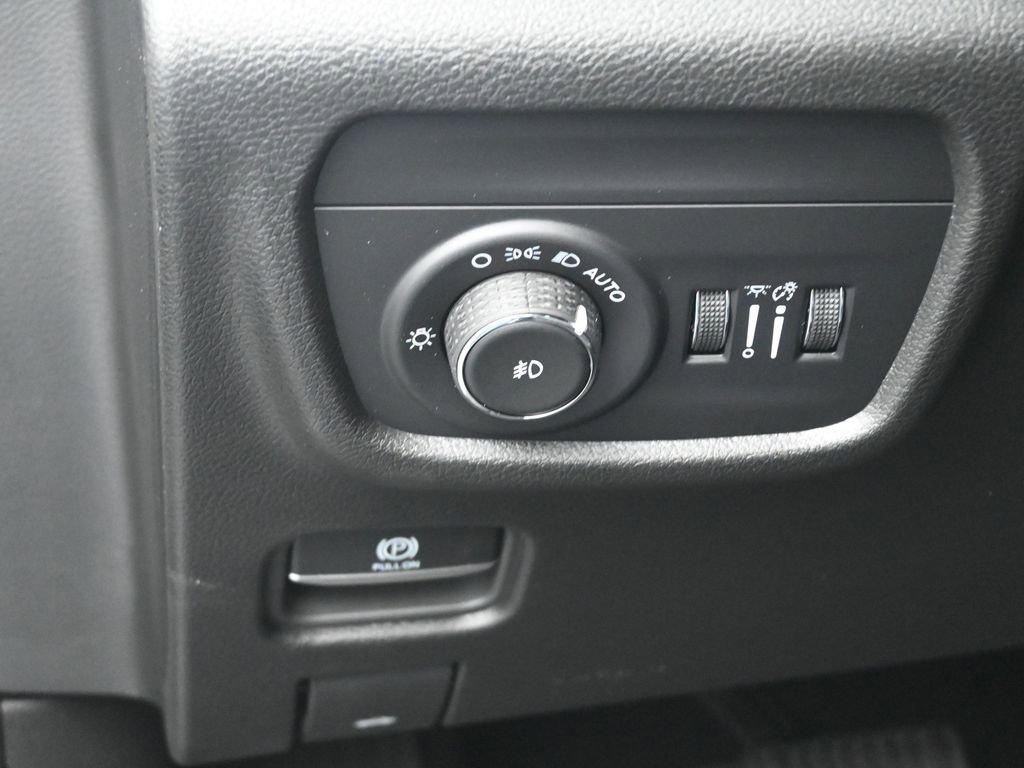 New 2025 Jeep Grand Cherokee L Limited w/ Black Appearance Package image 20