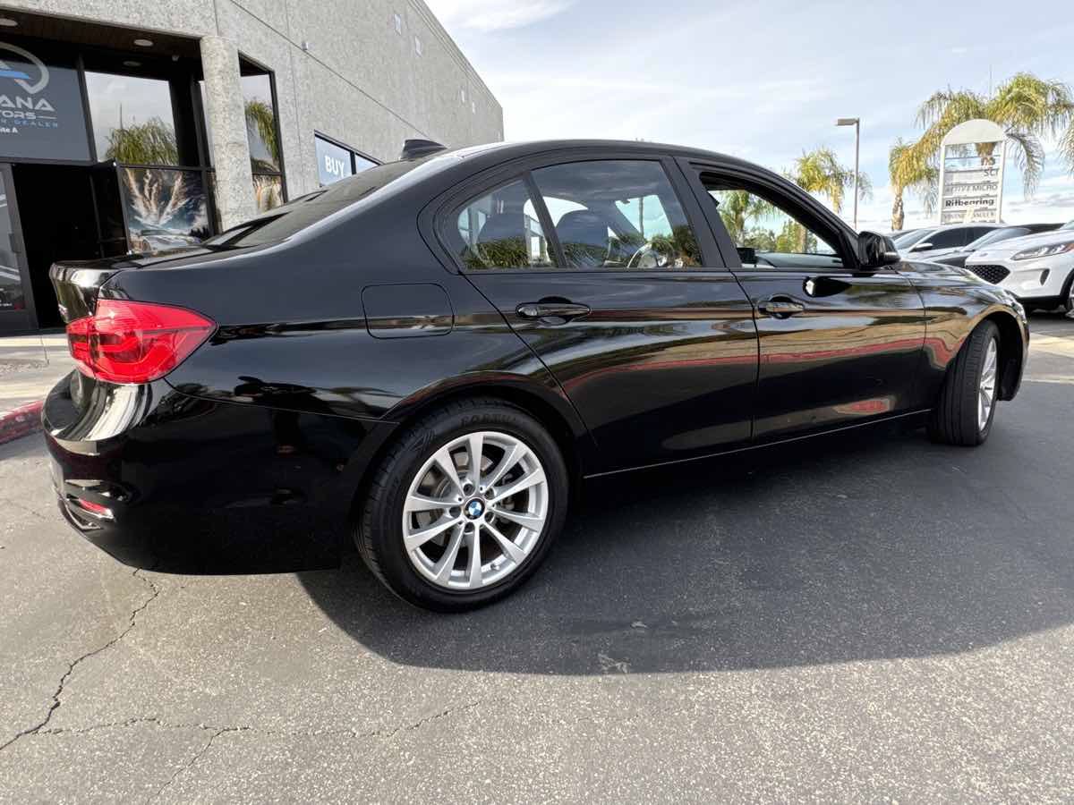 Used 2018 BMW 320i Sedan RWD image 8