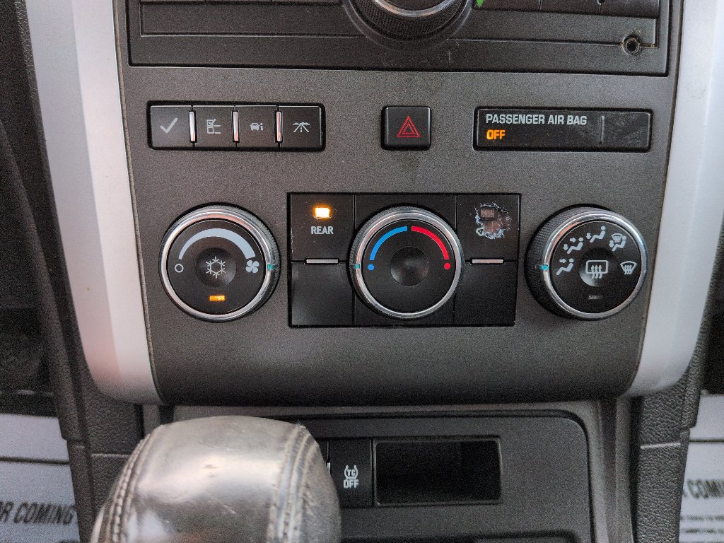 Used 2012 Chevrolet Traverse LT FWD image 20