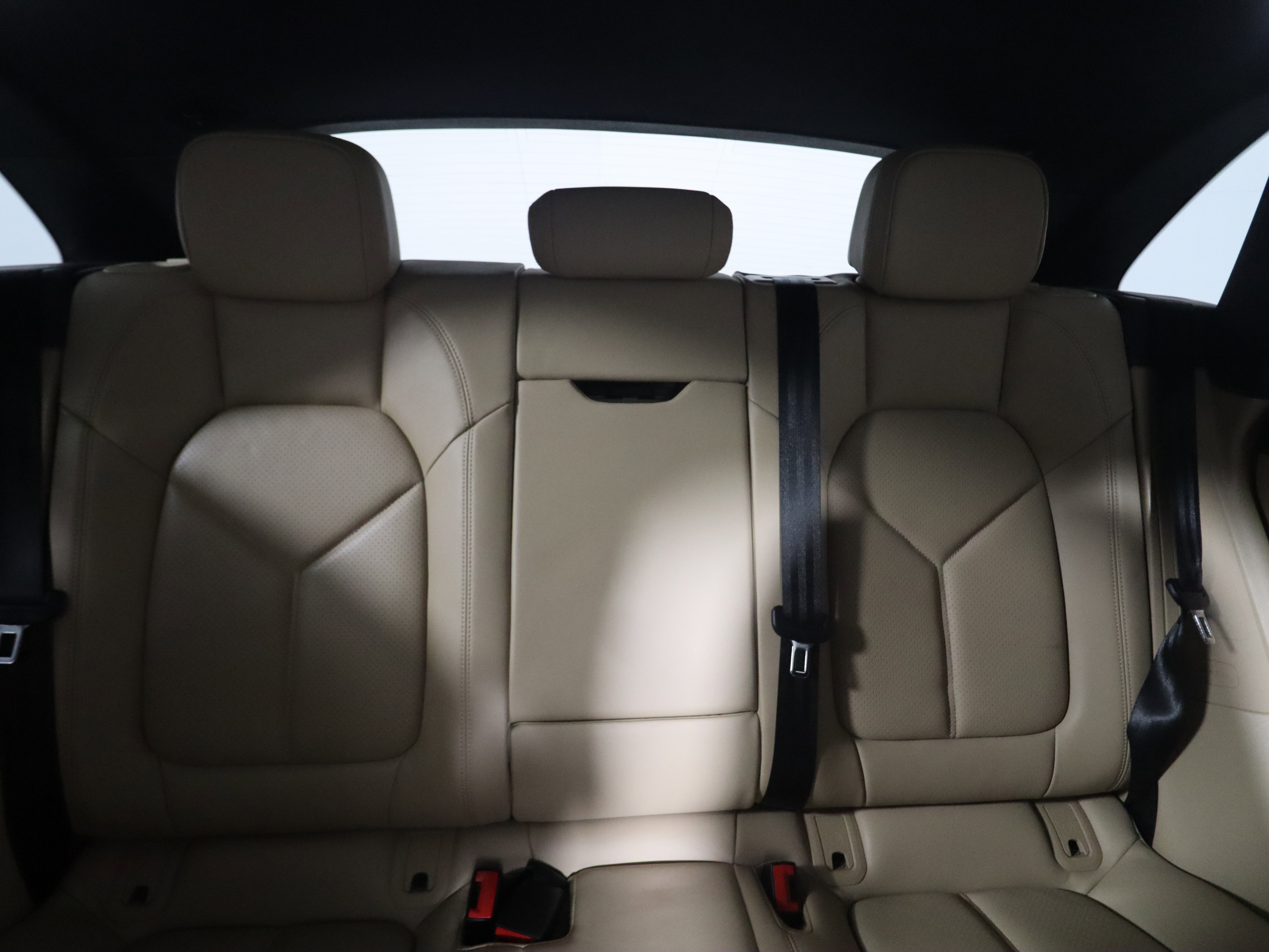 Used 2023 Porsche Macan image 14