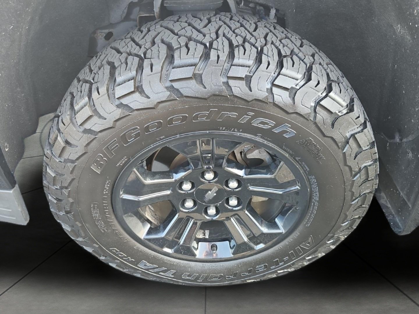 Used 2015 Chevrolet Silverado 1500 LTZ Z71 w/ Midnight Edition AWD/4WD image 23