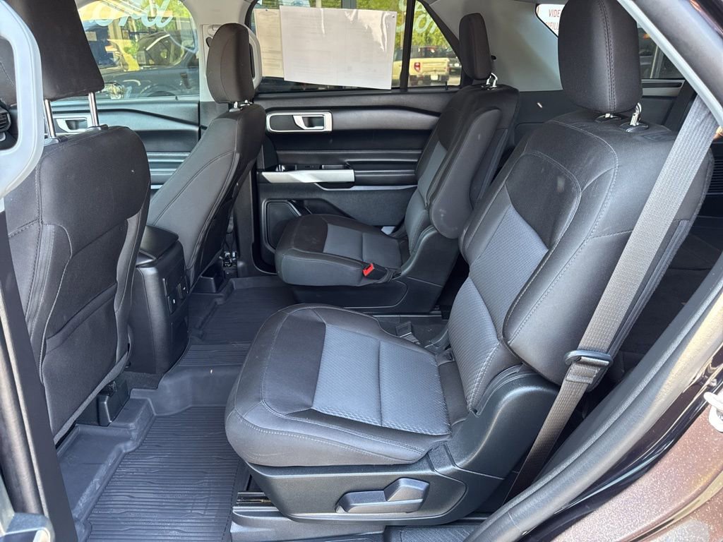 Used 2023 Ford Explorer XLT AWD/4WD image 22
