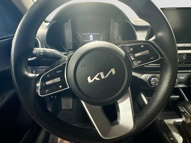 Used 2022 Kia Forte LXS FWD image 11