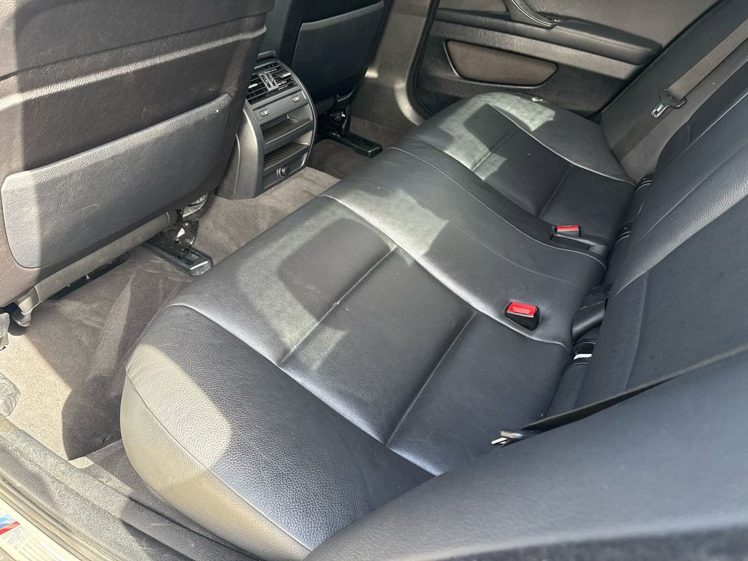 Used 2012 BMW 550i xDrive Sedan image 29