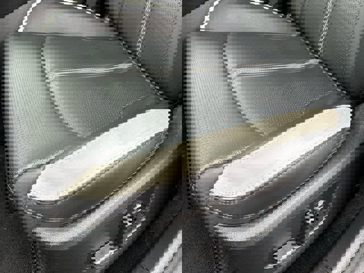 Used 2025 Kia K5 GT-Line w/ GT-Line Premium Package image 21