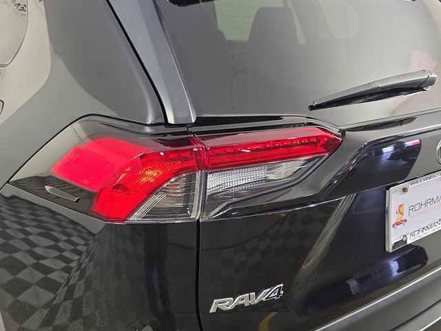 Used 2021 Toyota RAV4 LE AWD/4WD image 34