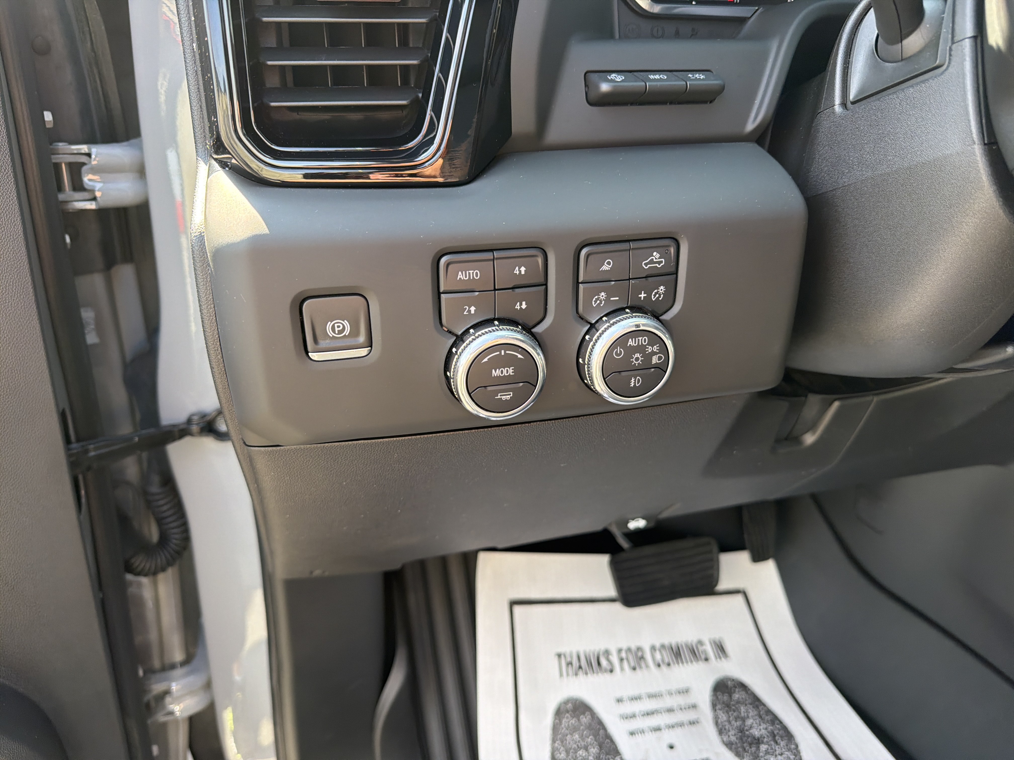 Used 2025 GMC Sierra 2500 AT4 w/ AT4 Premium Plus Package AWD/4WD image 20