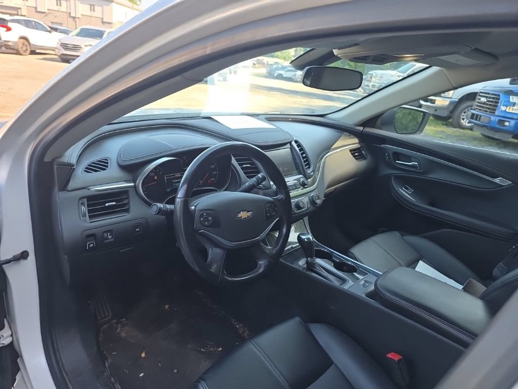 Used 2018 Chevrolet Impala LT FWD image 12