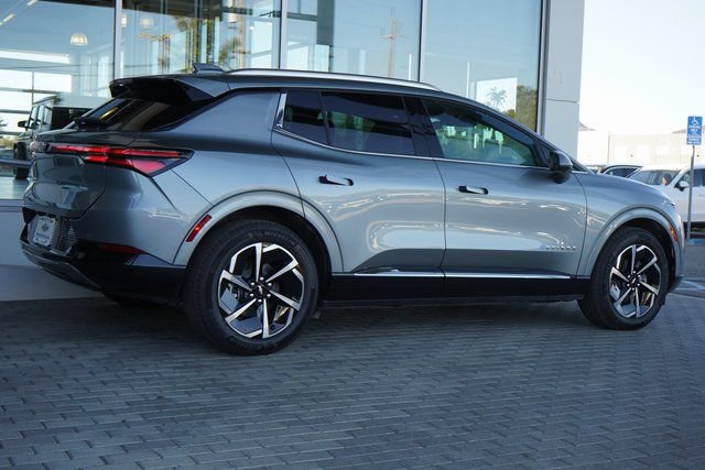 New 2025 Chevrolet Equinox EV LT FWD image 9