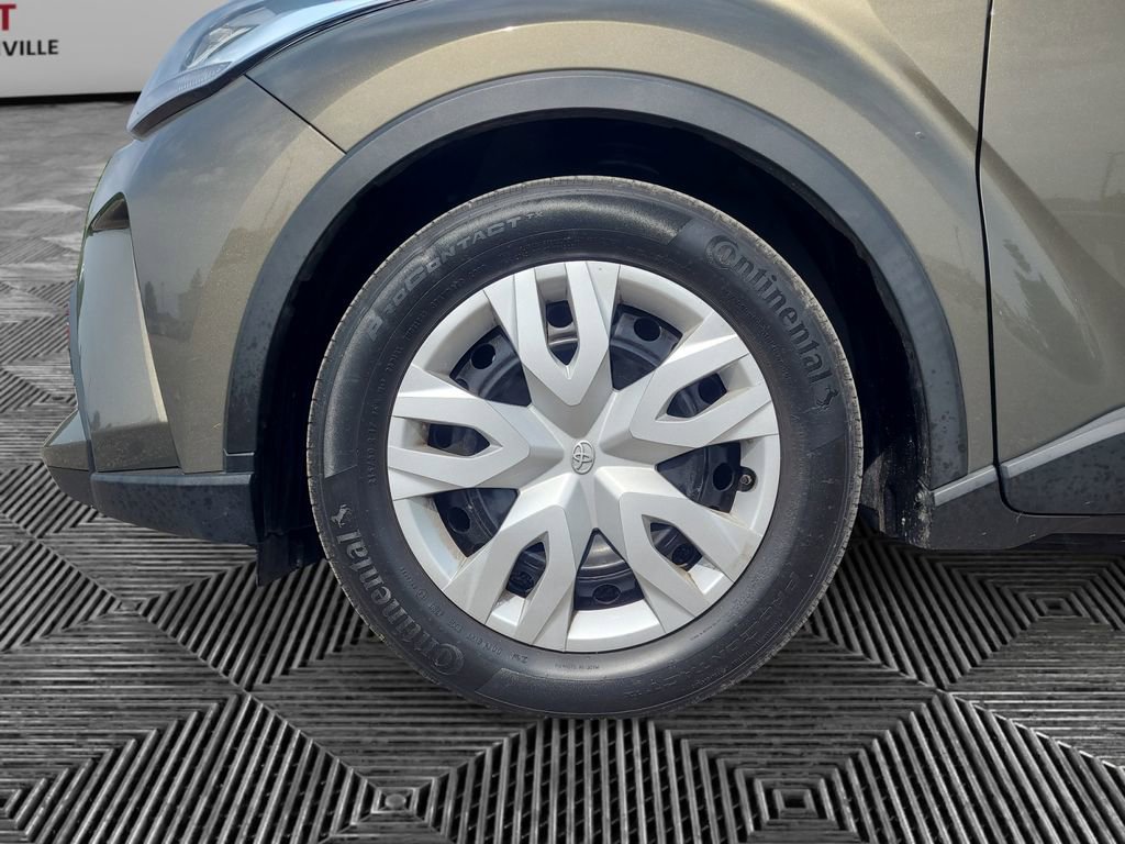 Used 2021 Toyota C-HR LE FWD image 14