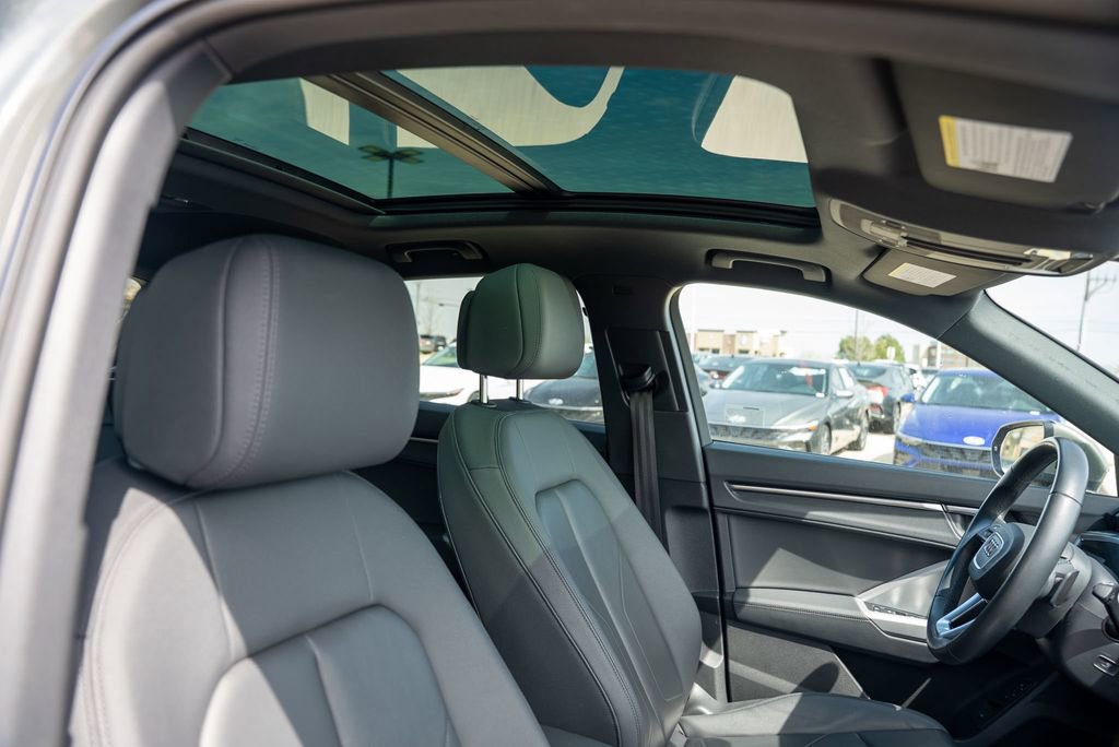 Used 2024 Audi Q3 2.0T Premium image 14