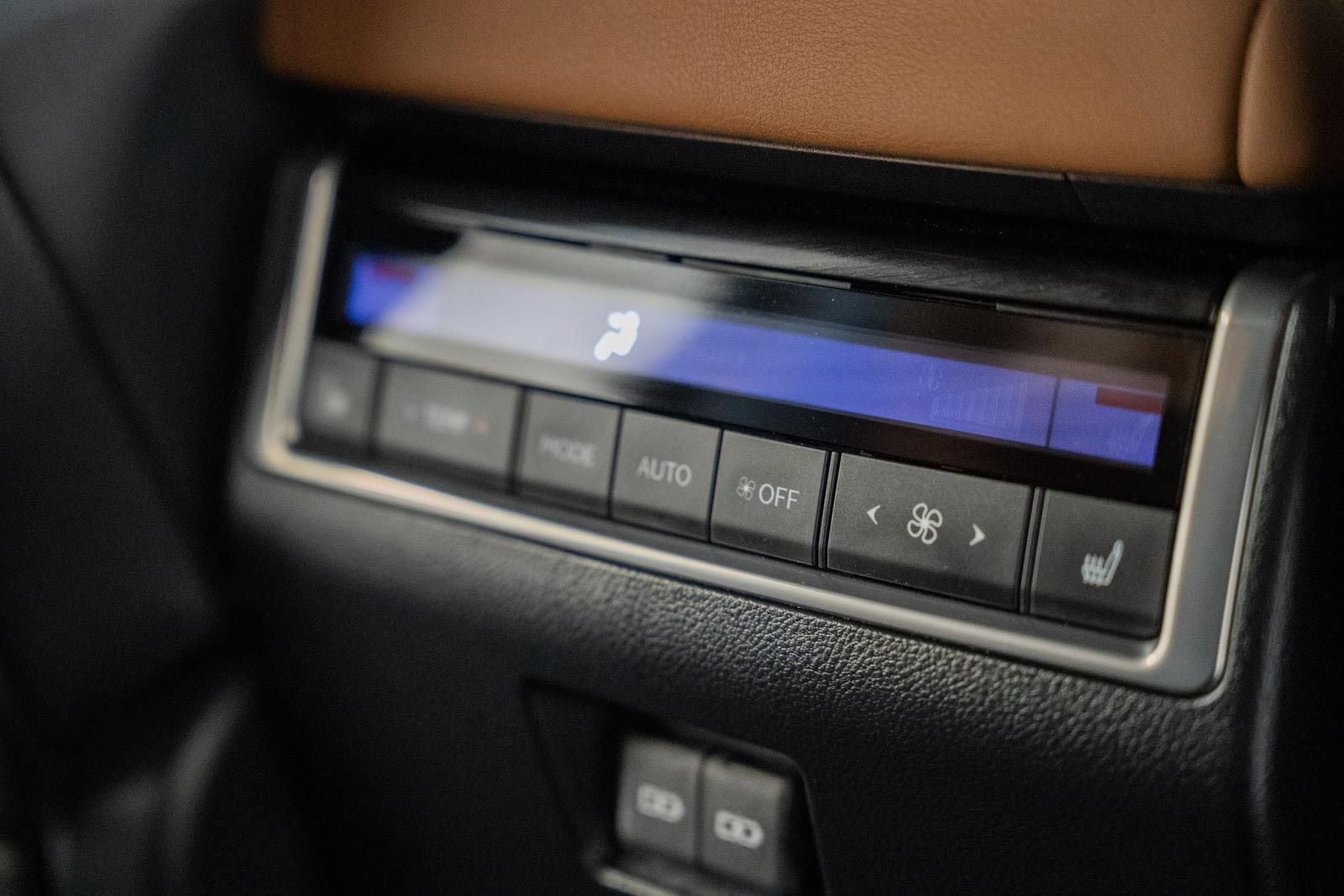 Used 2025 Lexus GX 550 w/ Cold Area Package AWD/4WD image 41