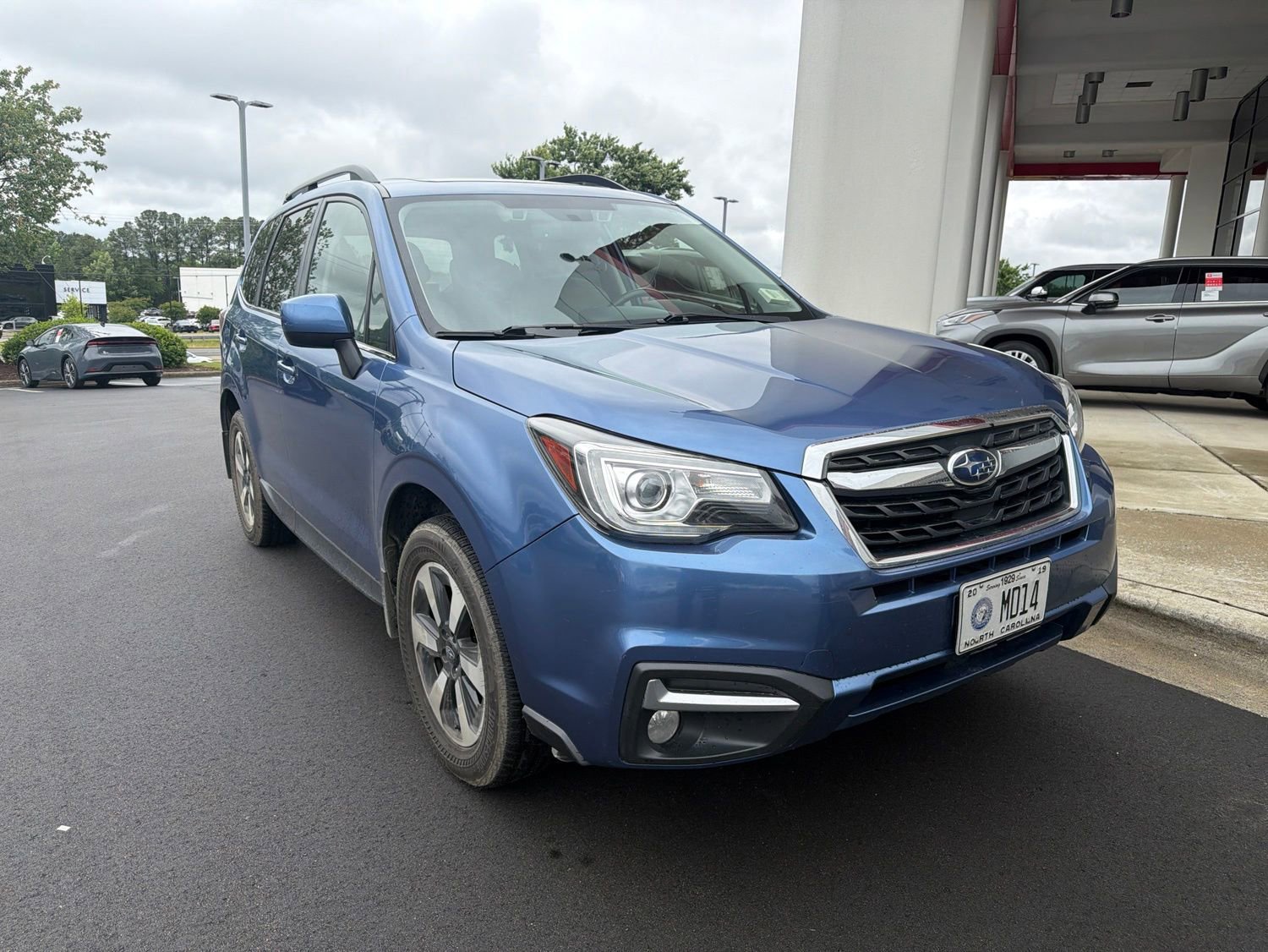 Used 2017 Subaru Forester 2.5i Limited AWD/4WD image 2