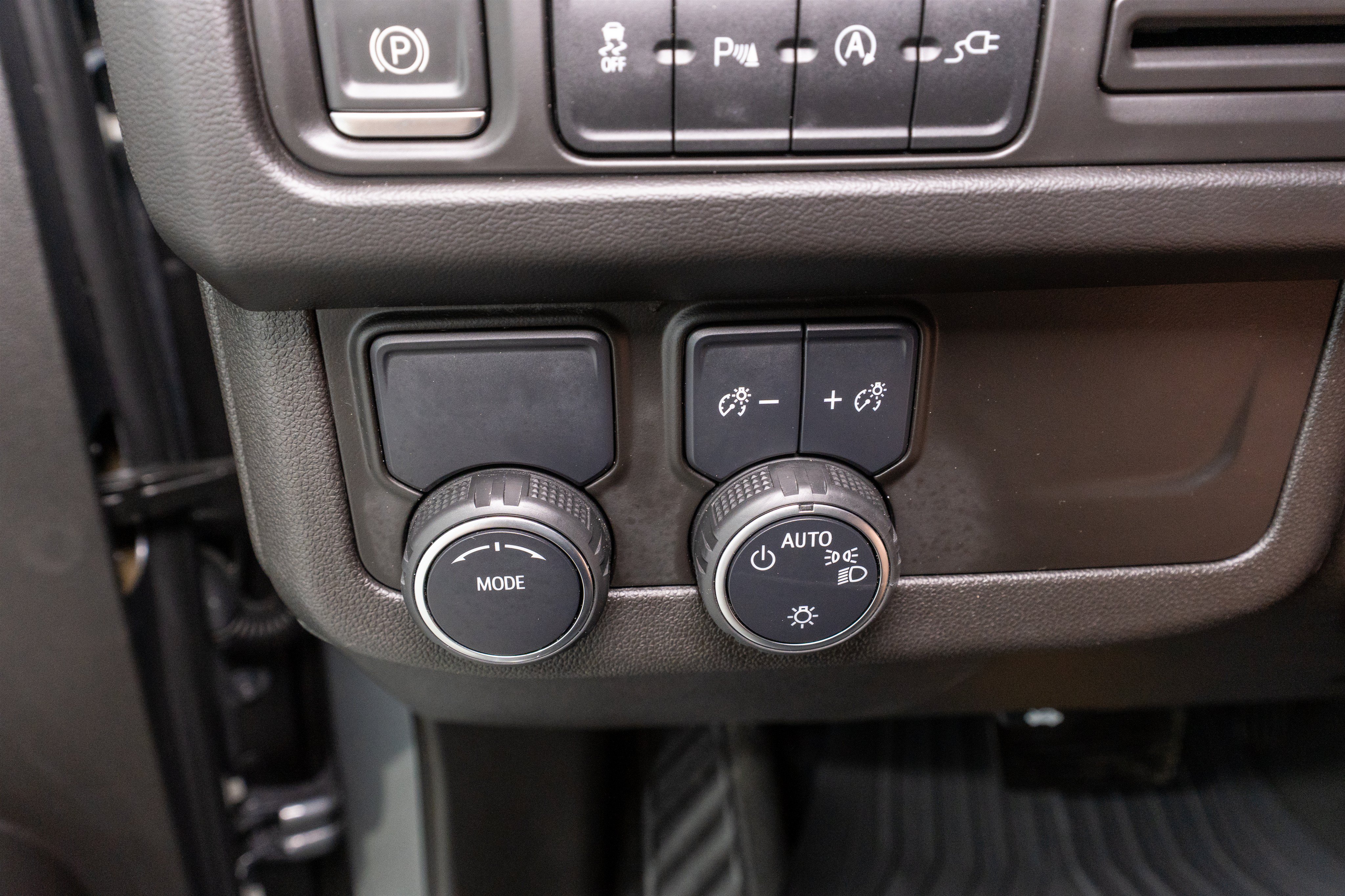 Used 2021 Chevrolet Suburban RST RWD image 30