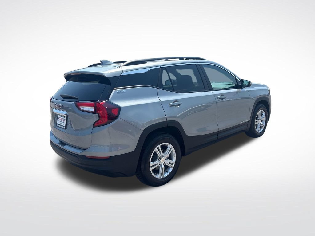 Used 2024 GMC Terrain SLE w/ Driver Convenience Package FWD image 8