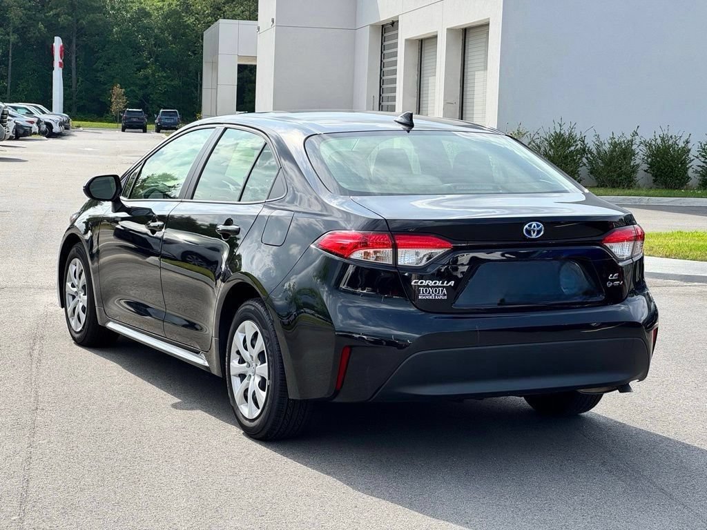 Used 2025 Toyota Corolla LE w/ Convenience Package FWD image 7