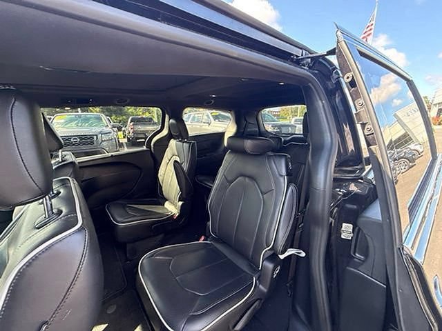 Used 2026 Chrysler Pacifica Limited FWD image 20