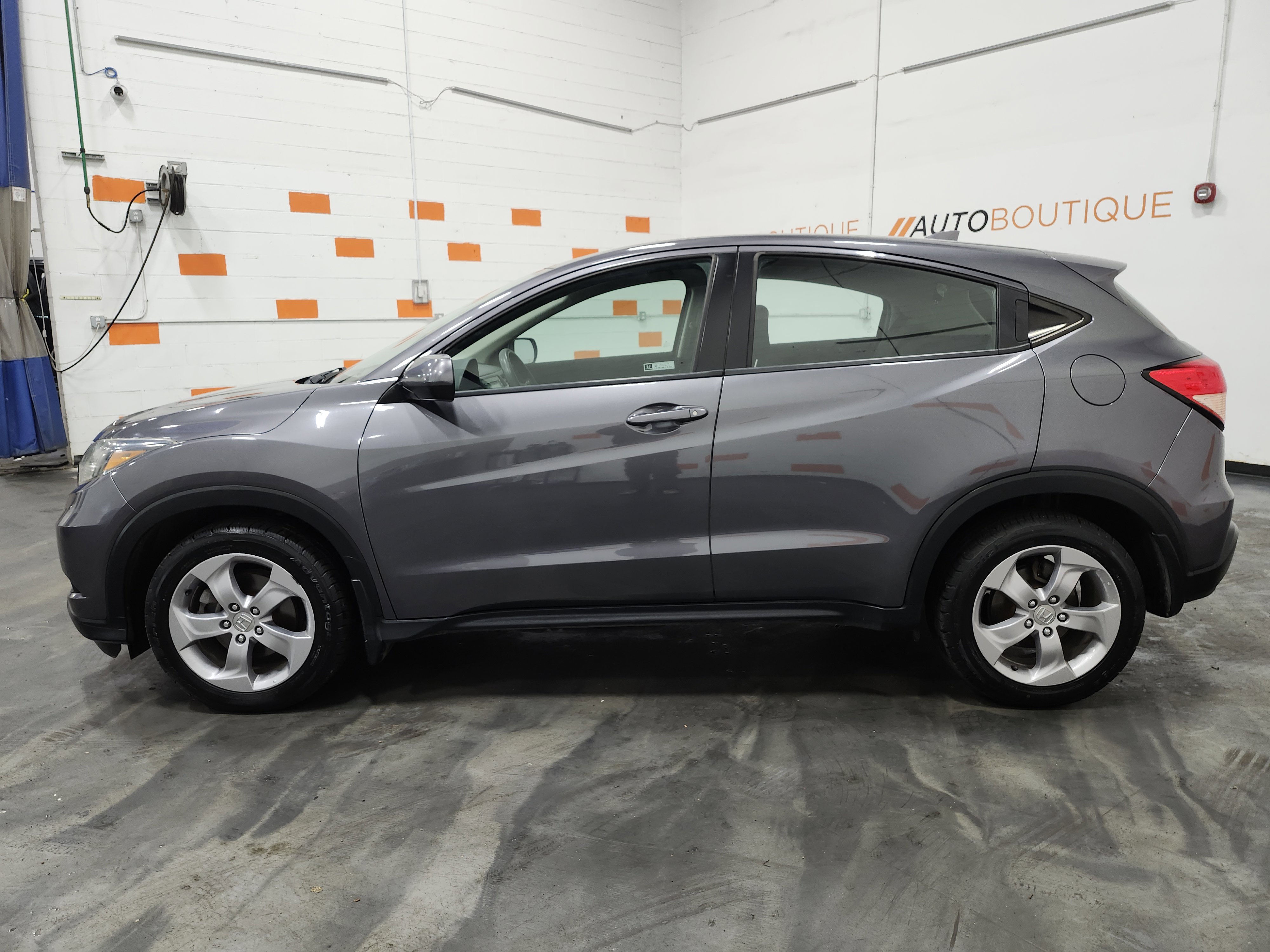 Used 2018 Honda HR-V LX image 12