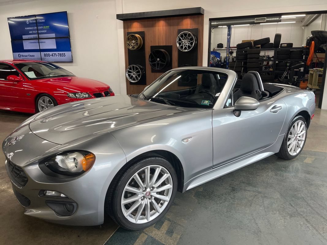 Used 2017 FIAT 124 Spider Lusso RWD image 5