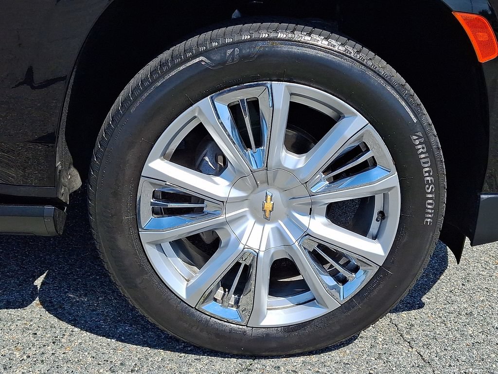 Certified 2022 Chevrolet Suburban High Country AWD/4WD image 8