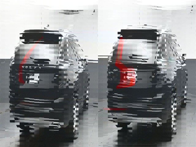 Used 2021 Volvo XC90 T5 Momentum w/ Climate Package image 7