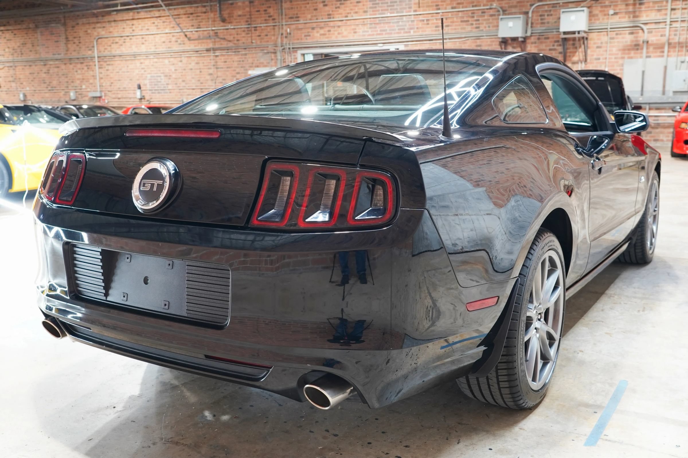 Used 2013 Ford Mustang GT Premium w/ Brembo Brake Pkg RWD image 12