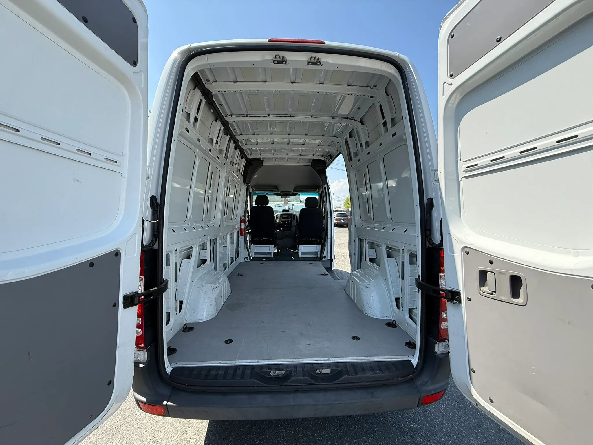Used 2007 Dodge Sprinter 2500 image 12