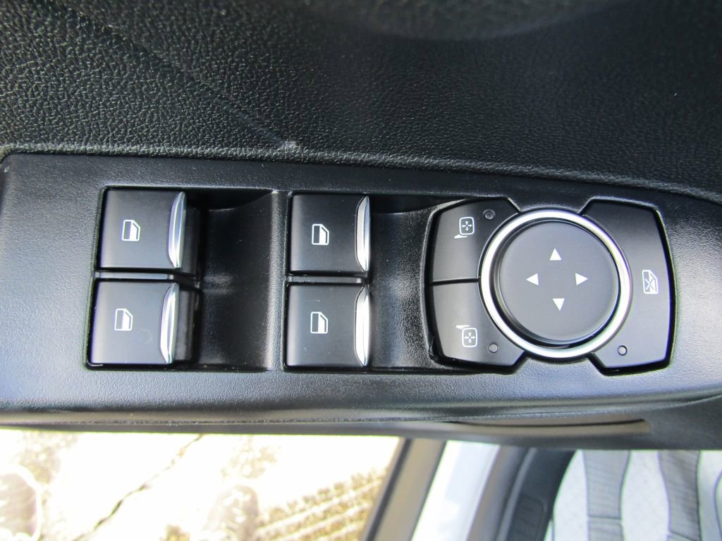 Used 2025 Ford Escape SE image 17