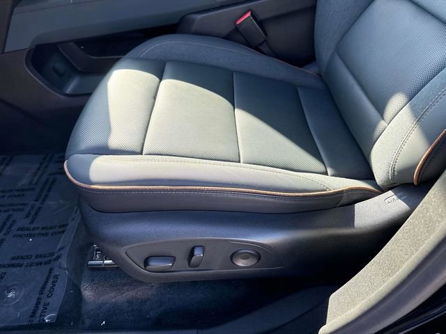 Used 2024 GMC Acadia AT4 w/ Luxury Package image 22