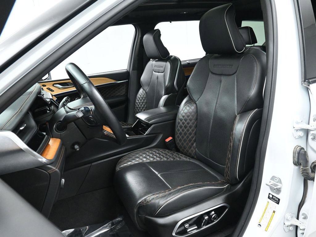 Used 2022 Jeep Grand Cherokee L Summit AWD/4WD image 13