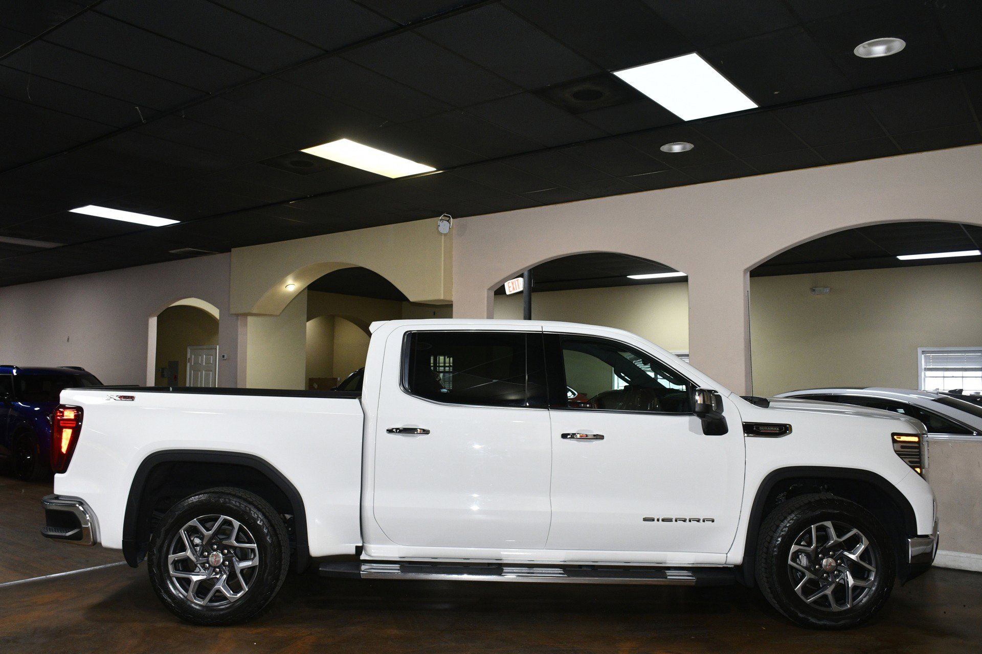 Used 2023 GMC Sierra 1500 SLT w/ SLT Premium Plus Package AWD/4WD image 52