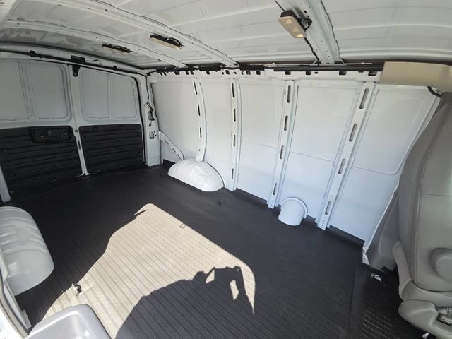 New 2026 Chevrolet Express 2500 w/ Driver Convenience Package RWD image 26