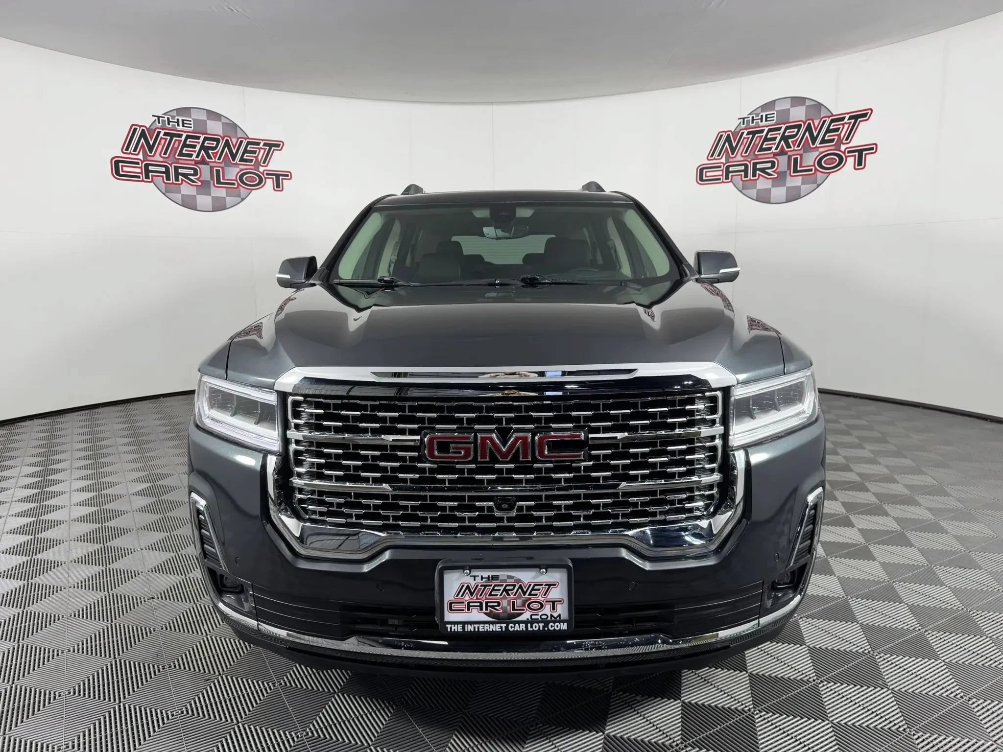 Used 2021 GMC Acadia Denali w/ Denali Ultimate Package AWD/4WD image 2