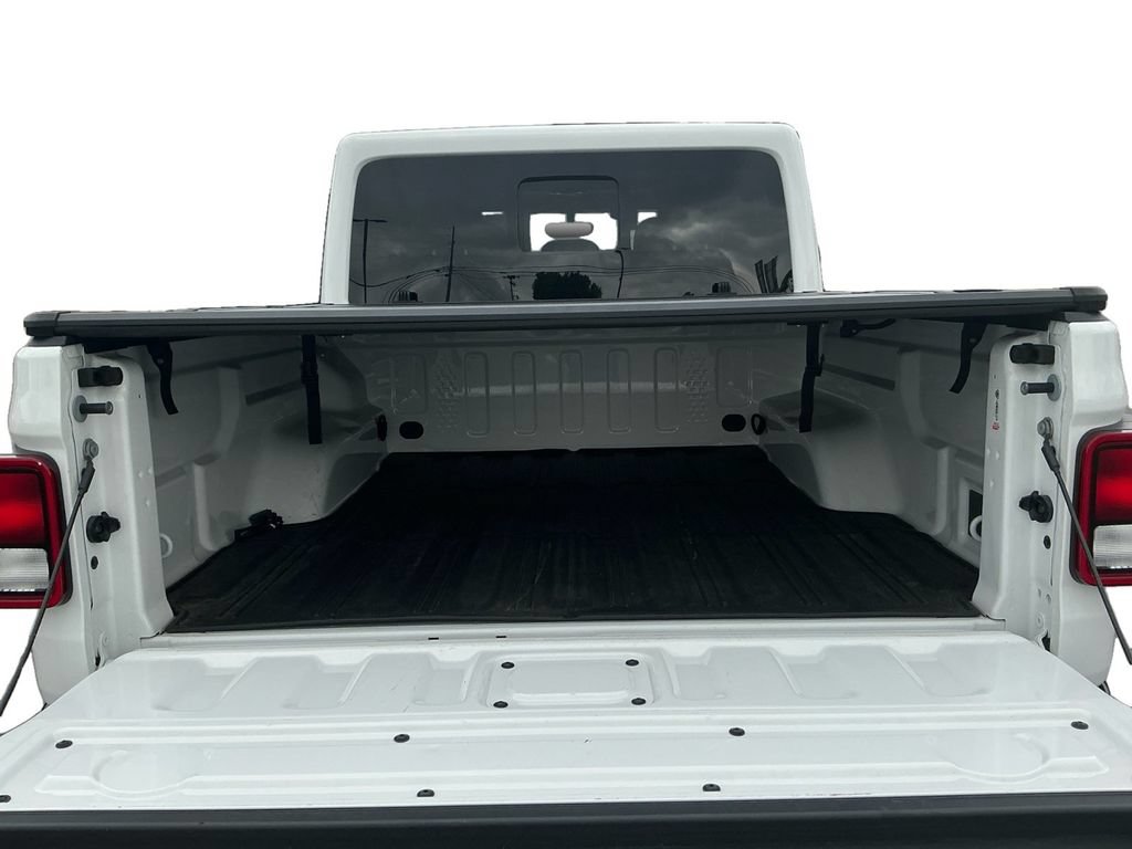 Used 2023 Jeep Gladiator Overland w/ Trailer Tow Package AWD/4WD image 24