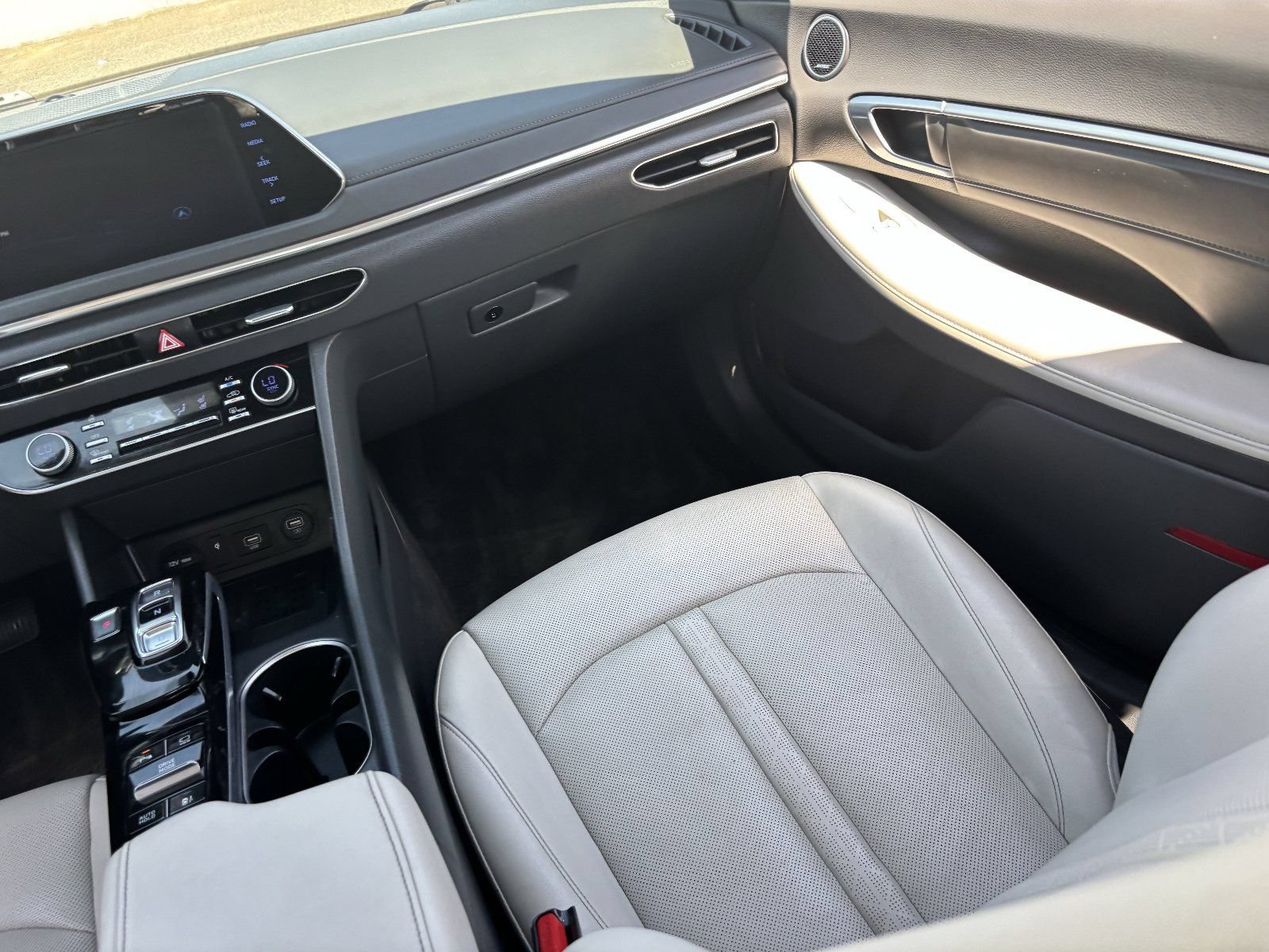 Used 2022 Hyundai Sonata Limited FWD image 17
