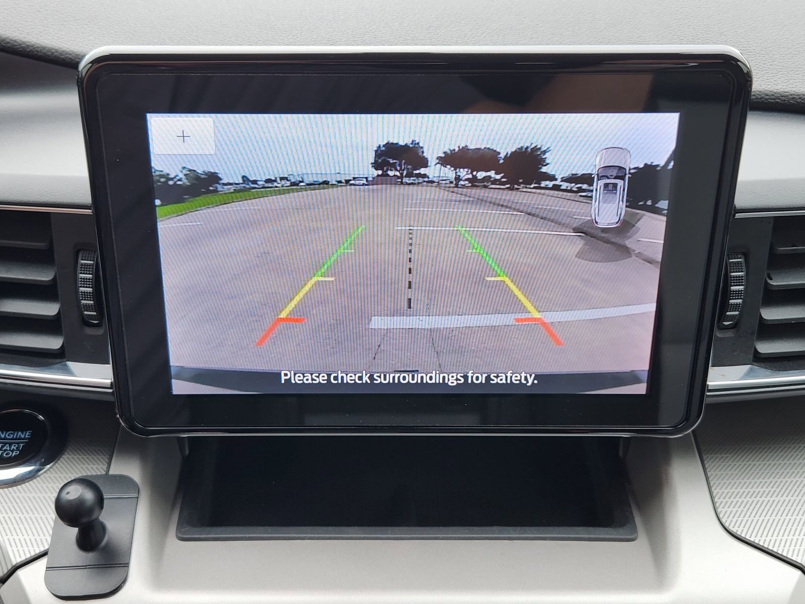 Used 2024 Ford Explorer XLT w/ Equipment Group 202A RWD image 27