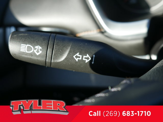 Used 2021 Chevrolet Traverse LT AWD/4WD image 22