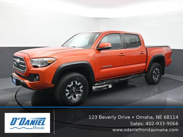 Used 2016 Toyota Tacoma TRD Off-Road AWD/4WD image 1