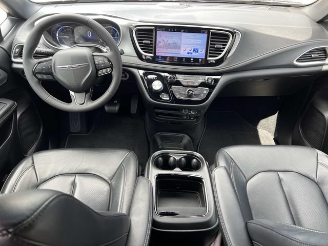 Used 2022 Chrysler Pacifica Touring-L w/ S Appearance Package FWD image 13