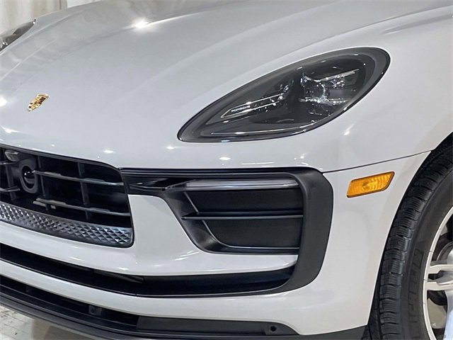Used 2025 Porsche Macan image 4