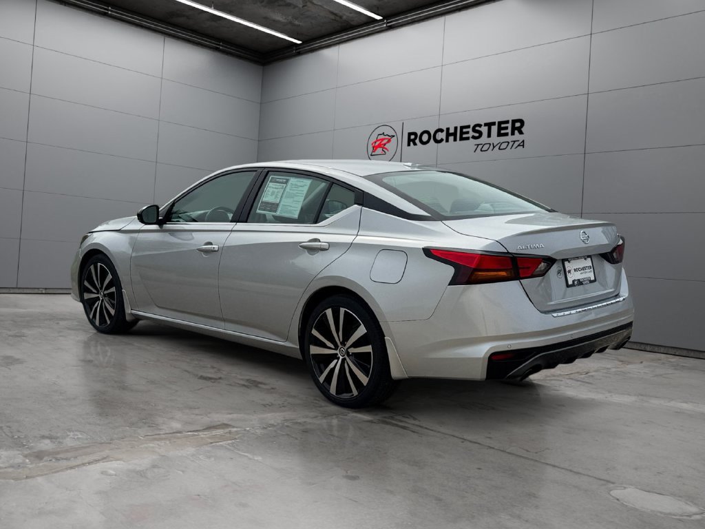 Used 2021 Nissan Altima 2.5 SR w/ SR Premium Package FWD image 3