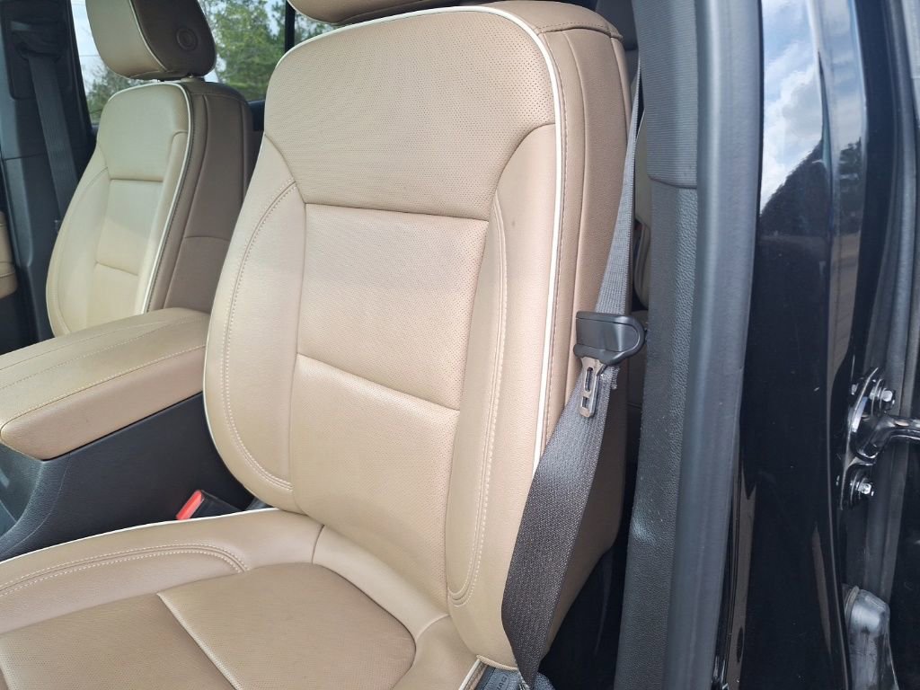 Used 2023 Chevrolet Traverse Premier image 18