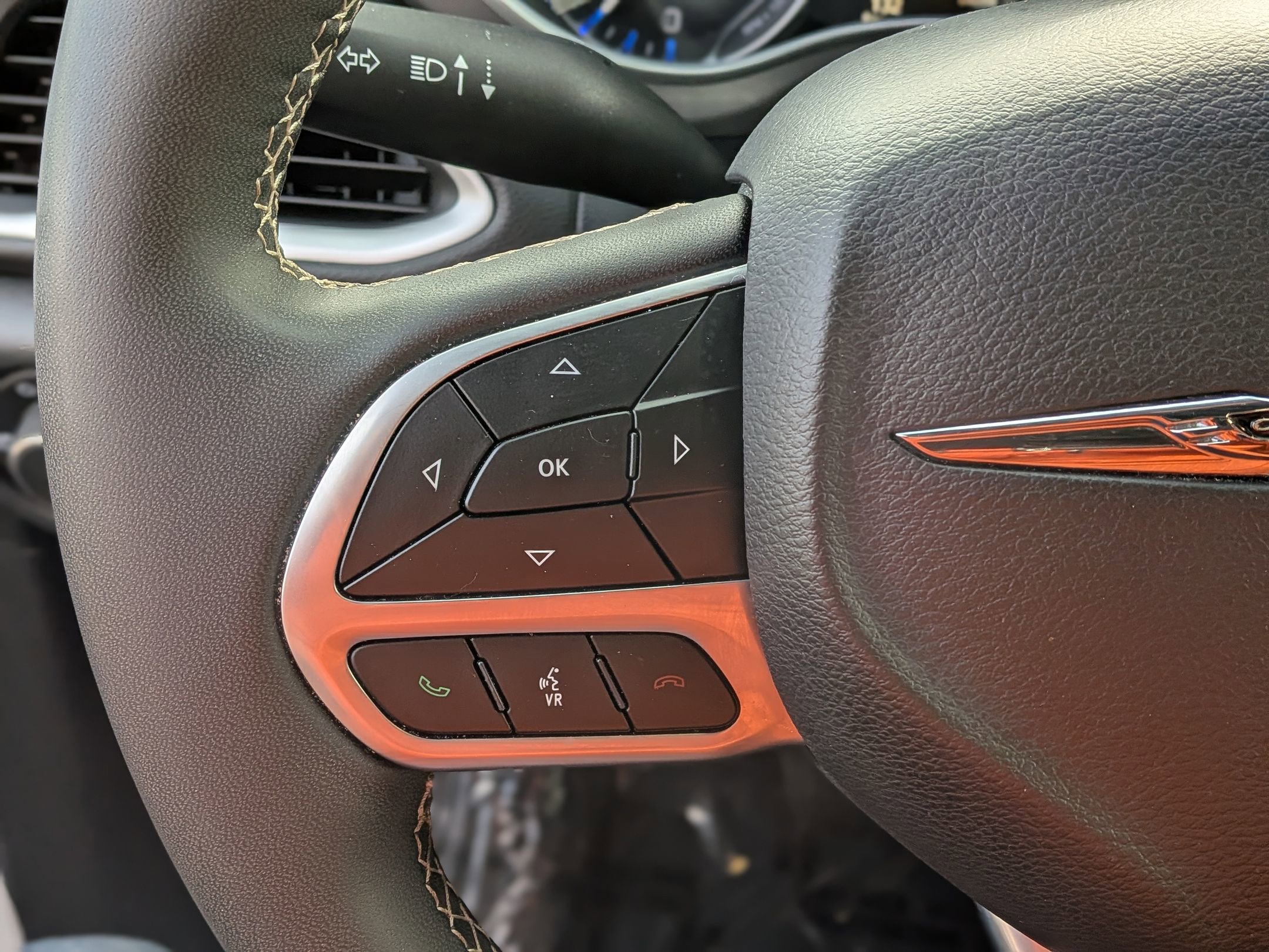 Used 2025 Chrysler Pacifica Select image 21