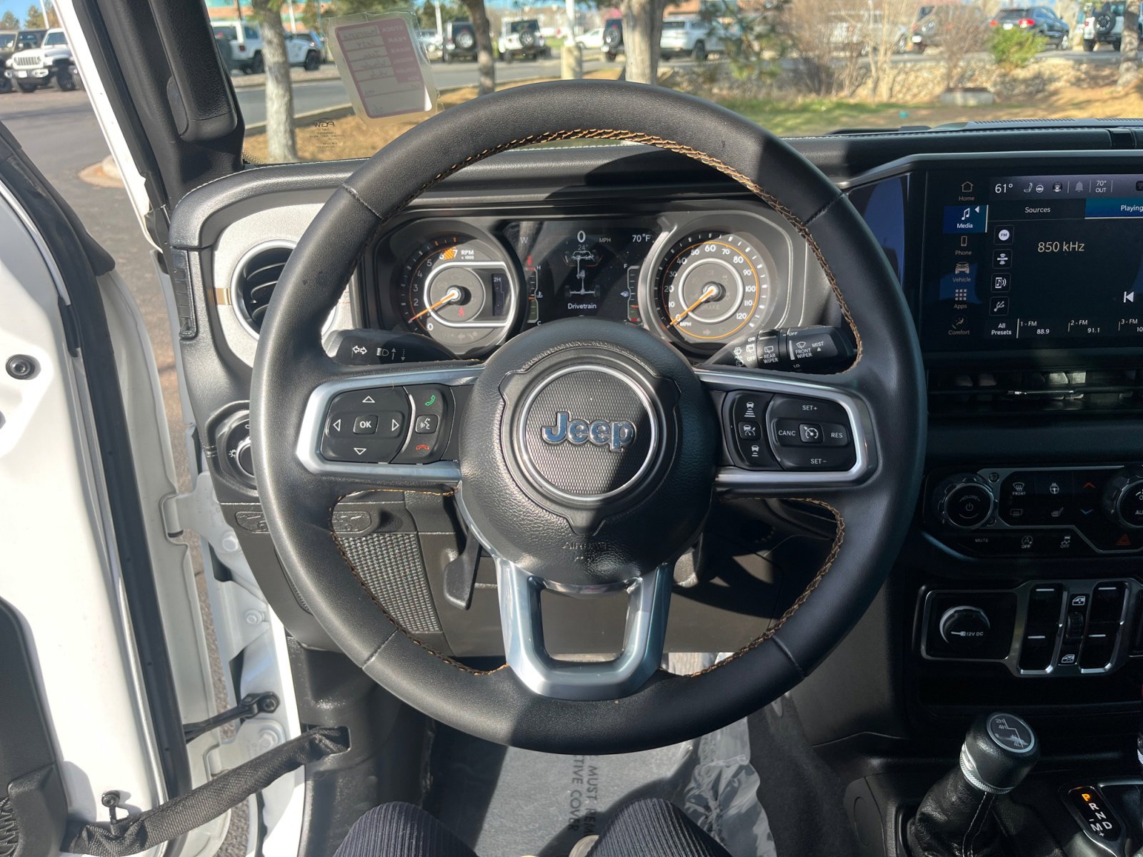 Used 2024 Jeep Wrangler Sahara image 9